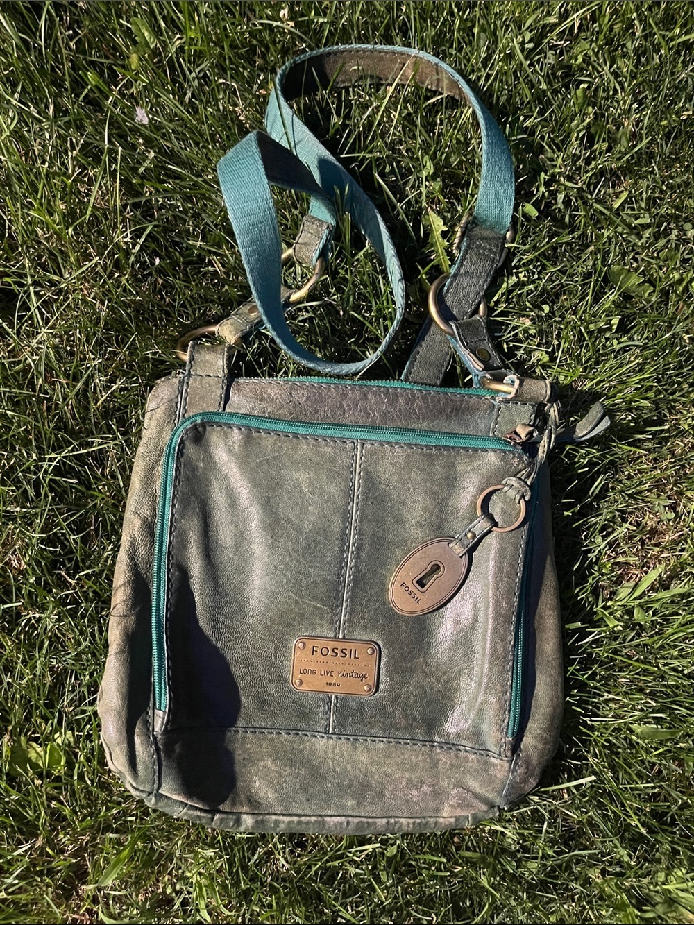 Fossil vtg  Teal Leather Crossbody with Brass Accents